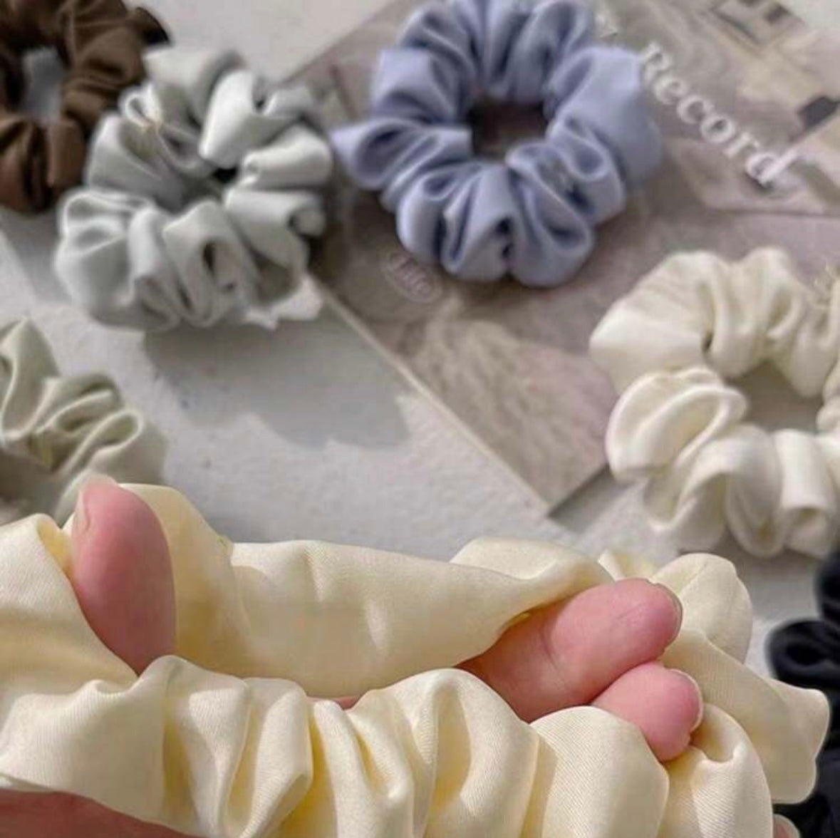 Satin hair scrunchie - 10 pieces