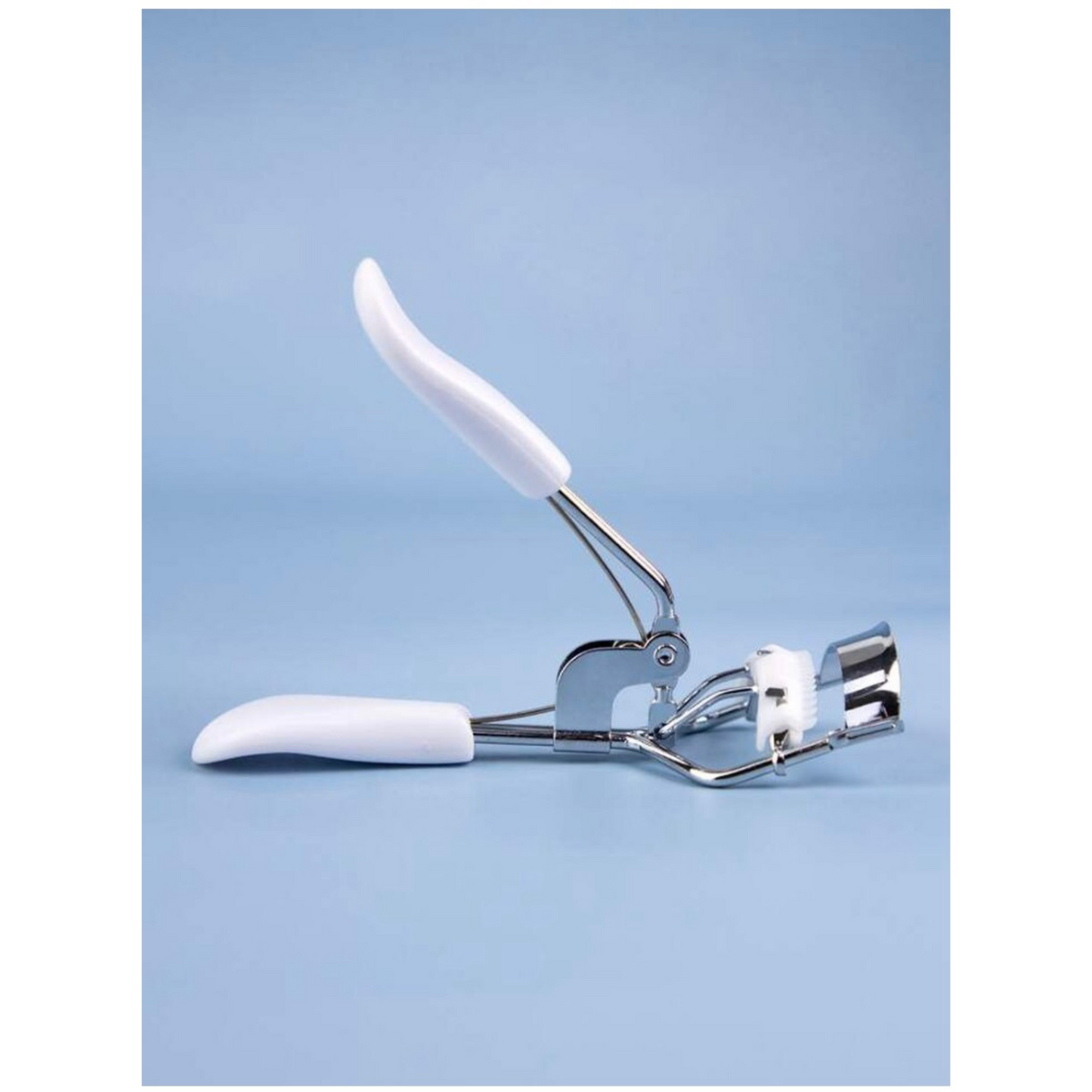 Eyelash curler