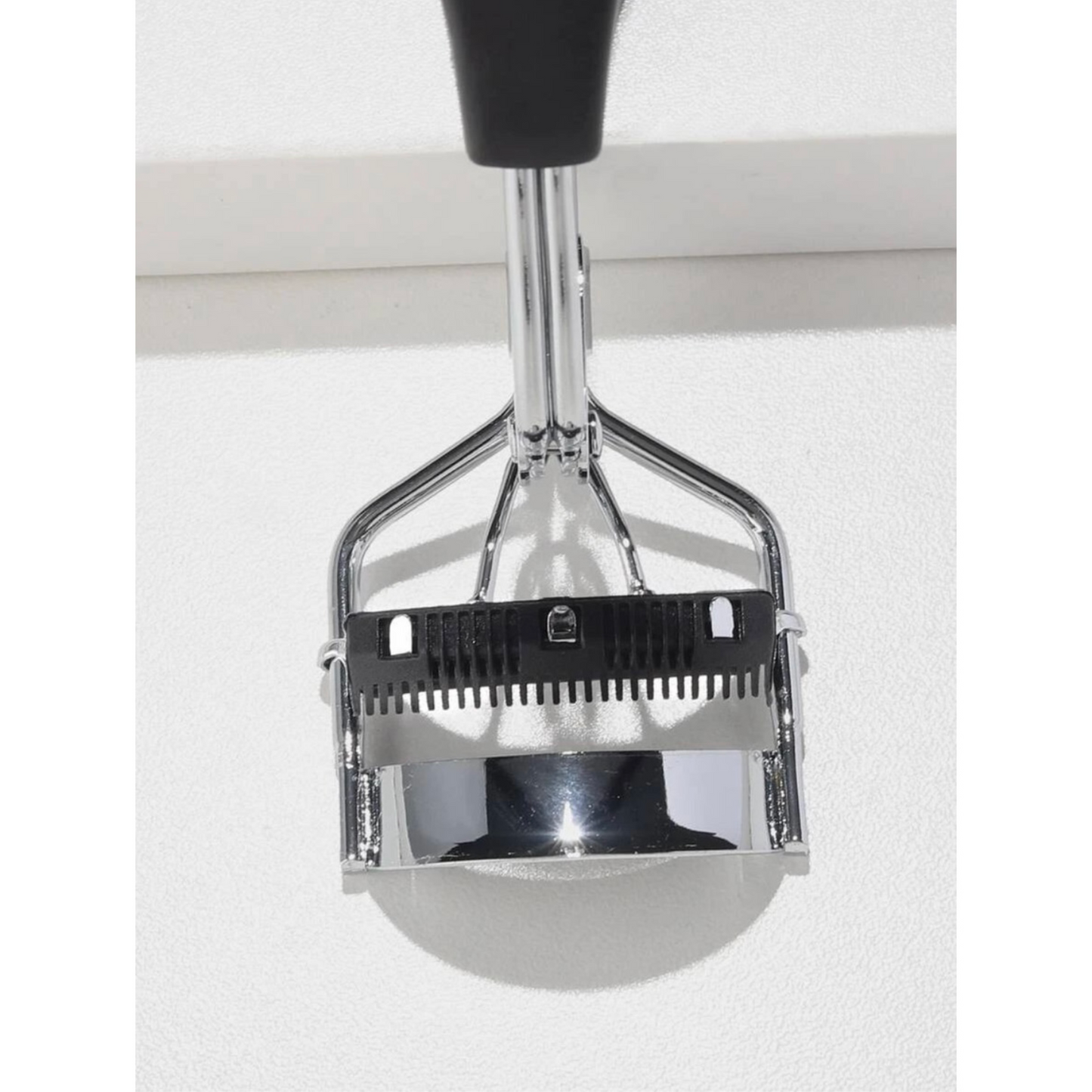 Eyelash curler